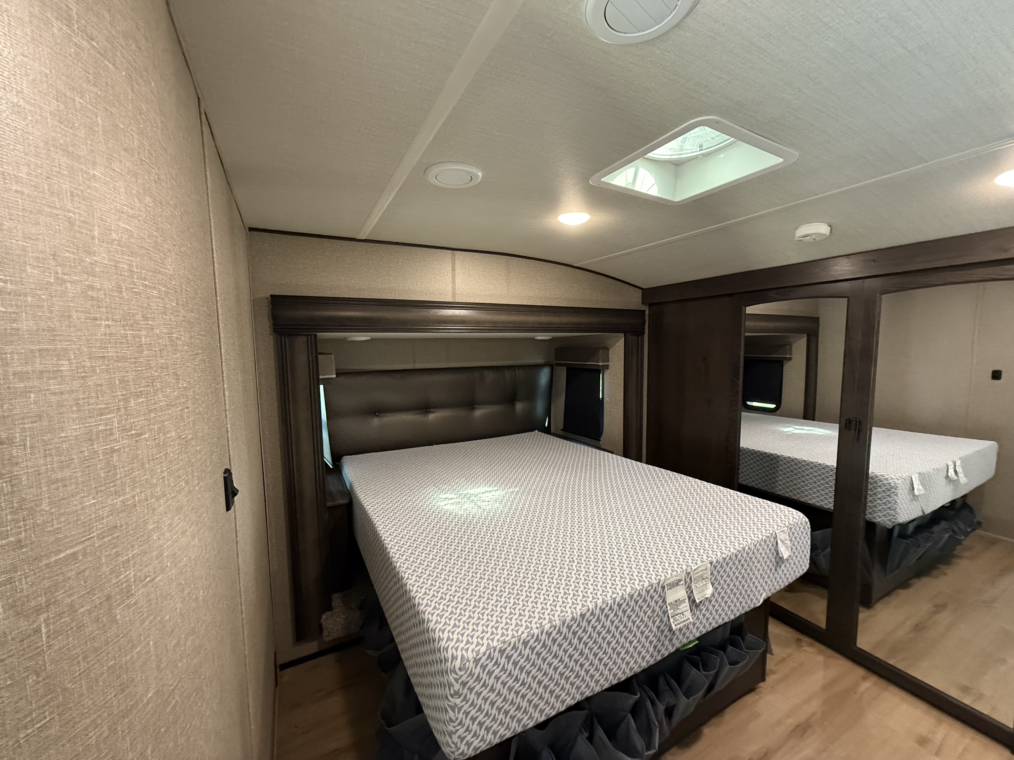 2022 Grand Design REFLECTION 337RLS RV