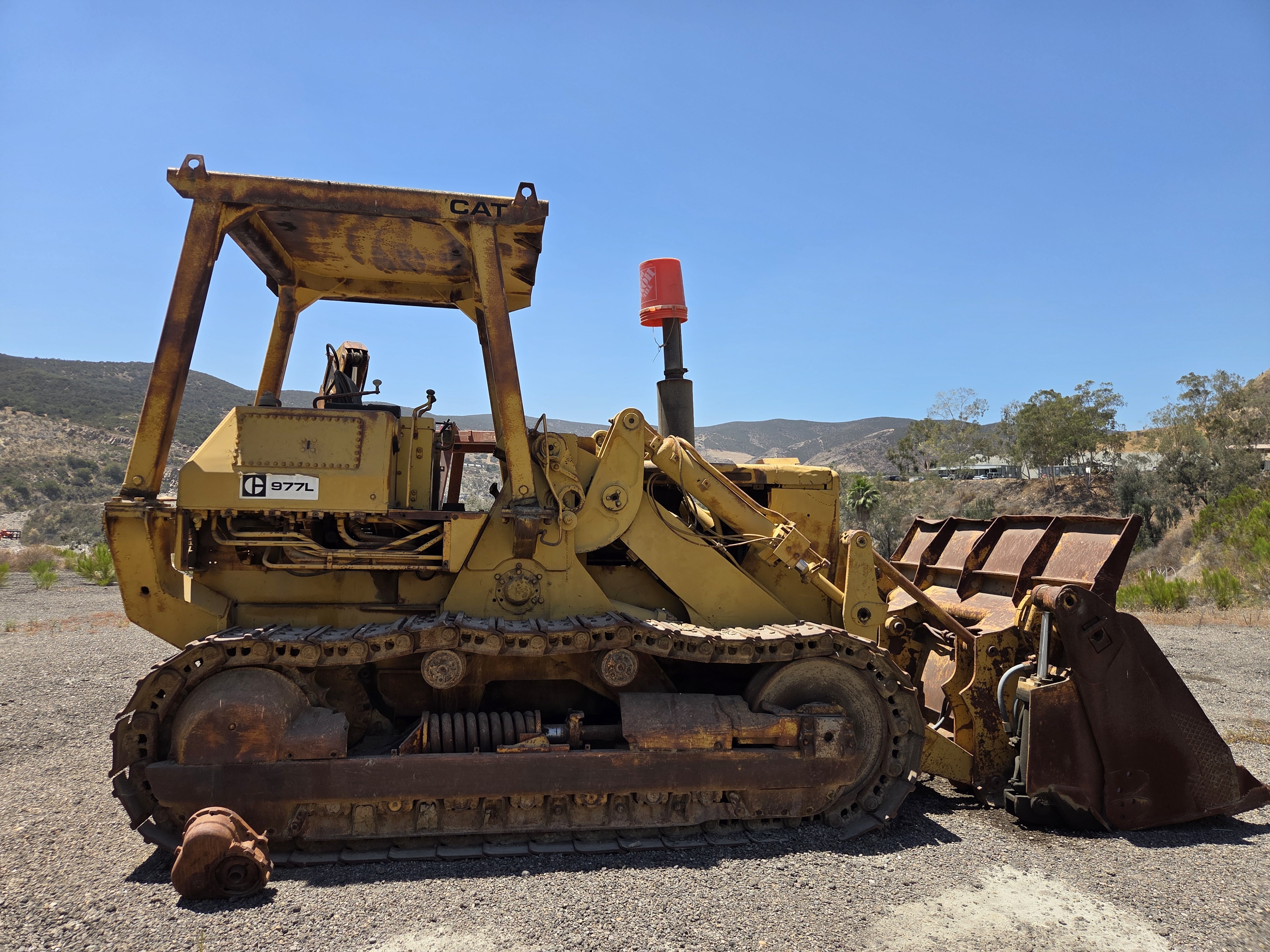 1972 CATERPILLAR 977L in Alpine, CA