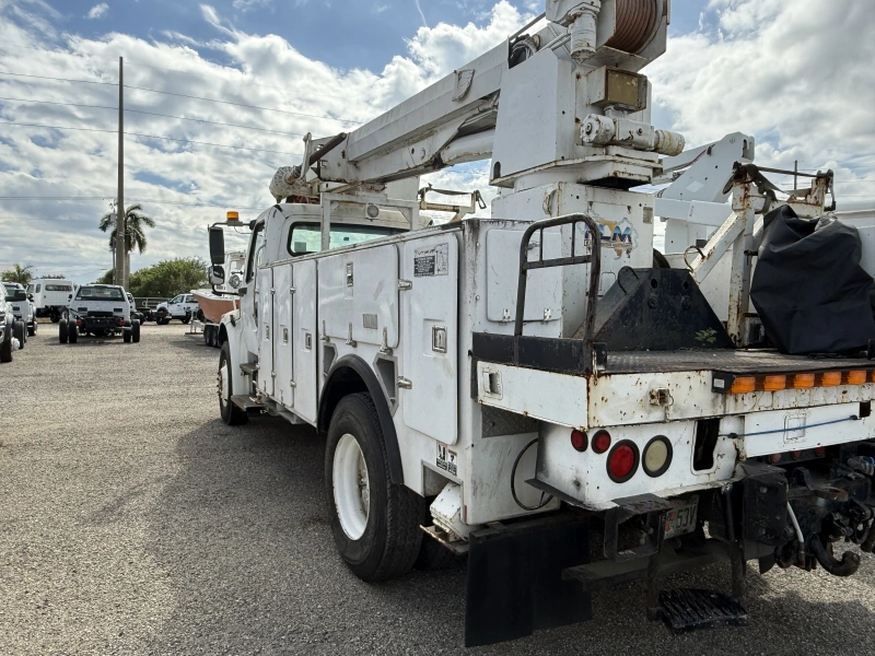 2003 FREIGHTLINER BUSINESS CLASS M2 106
