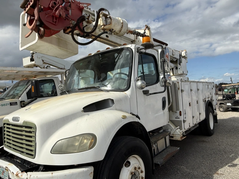 2003 FREIGHTLINER BUSINESS CLASS M2 106