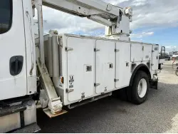2003 FREIGHTLINER BUSINESS CLASS M2 106