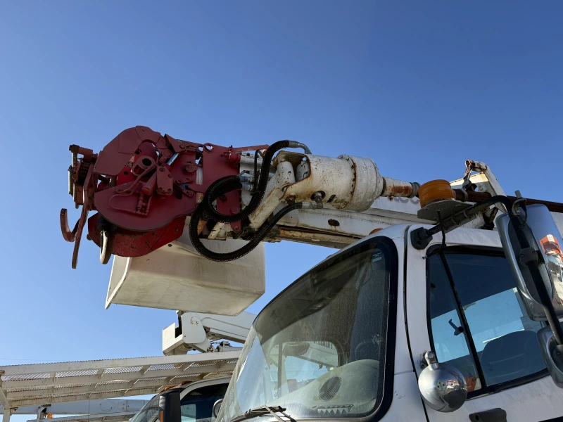 2003 FREIGHTLINER BUSINESS CLASS M2 106