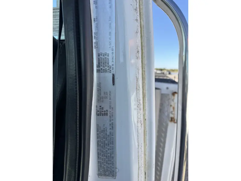 2003 FREIGHTLINER BUSINESS CLASS M2 106