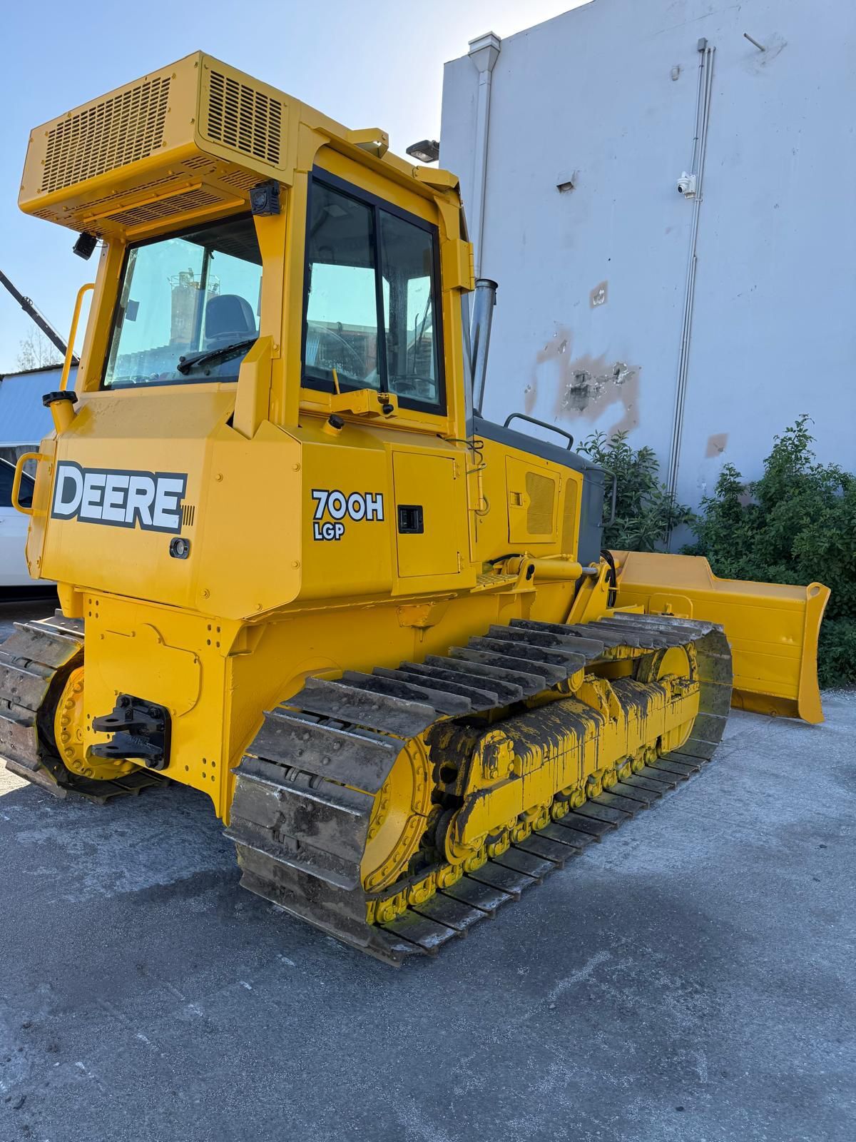 2003 JOHN DEERE 700H in Miami, FL