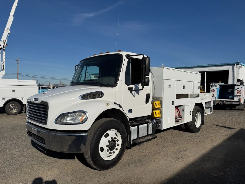 2017 FREIGHTLINER M2