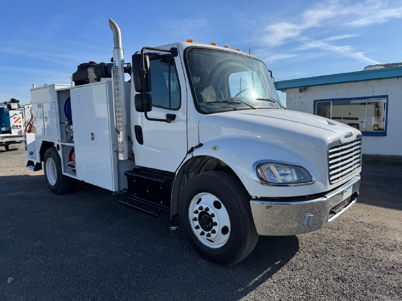2017 FREIGHTLINER M2