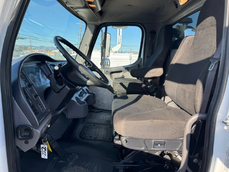 2017 FREIGHTLINER M2