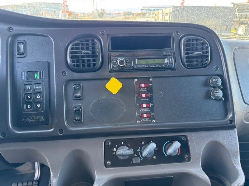 2017 FREIGHTLINER M2