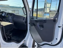 2017 FREIGHTLINER M2