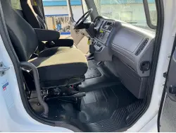 2017 FREIGHTLINER M2