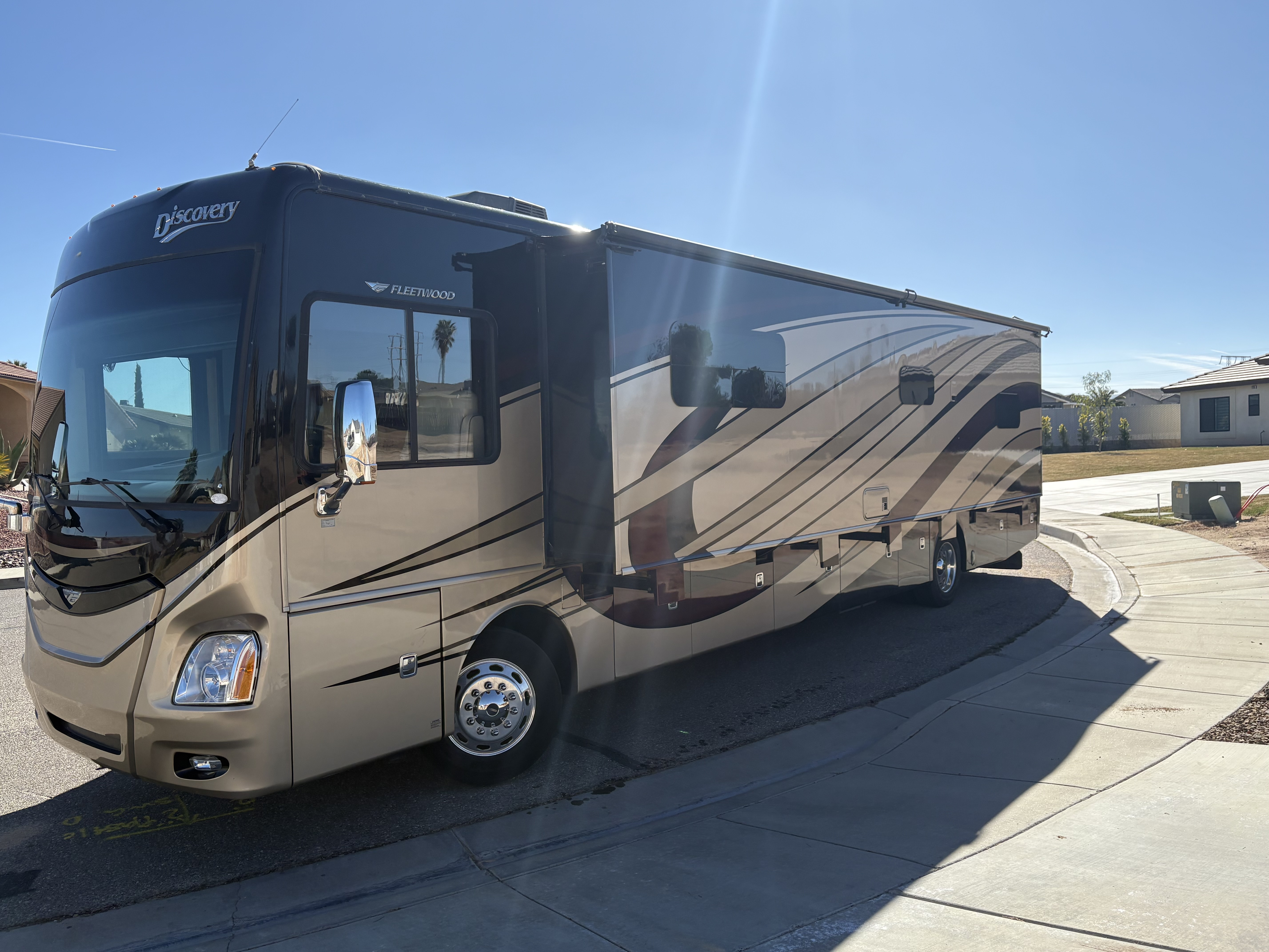 2015 Fleetwood DISCOVERY 40G in hesperia CA