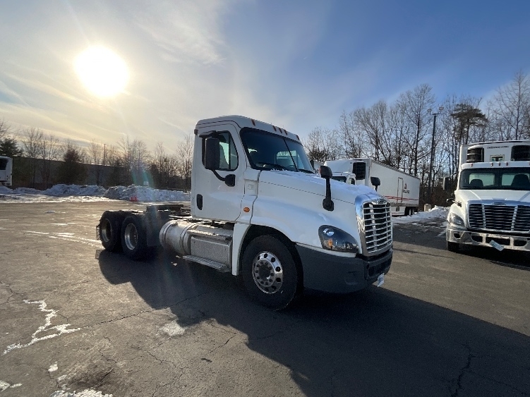 2019 FREIGHTLINER CASCADIA 125 in Manassas, VA