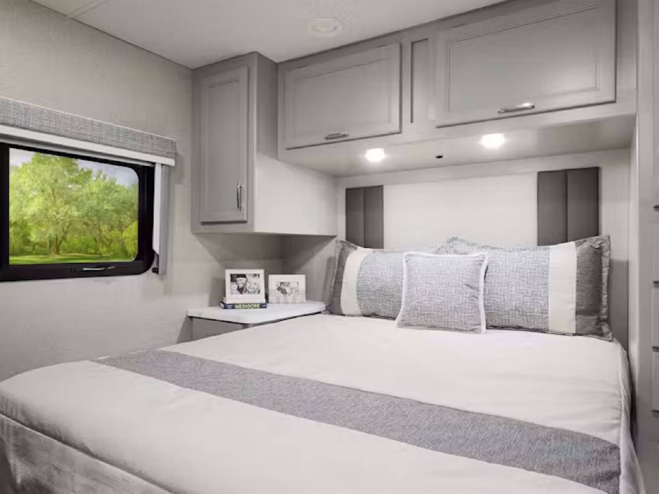 A photo of this 2026 Thor Motor Coach MAGNITUDE GRAND L35