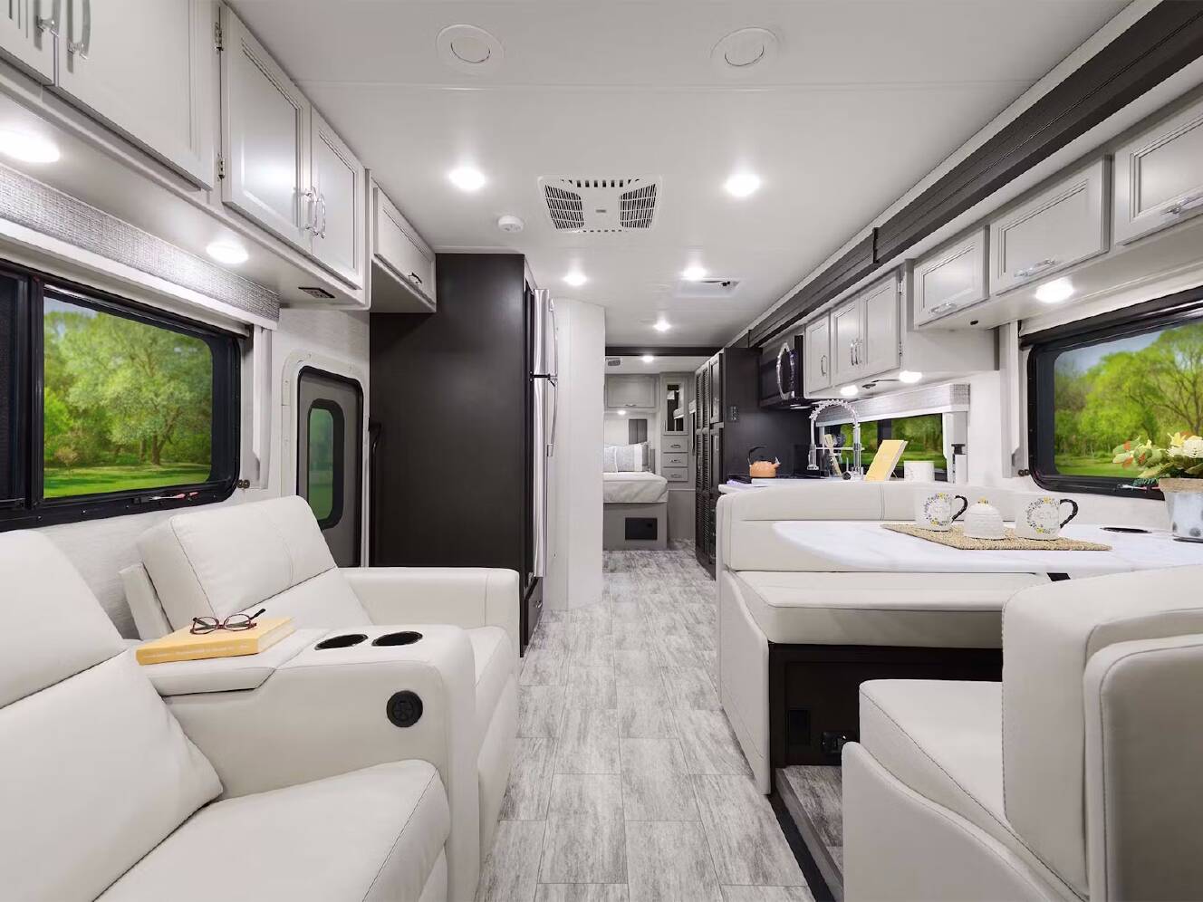 A photo of this 2026 Thor Motor Coach MAGNITUDE GRAND L35