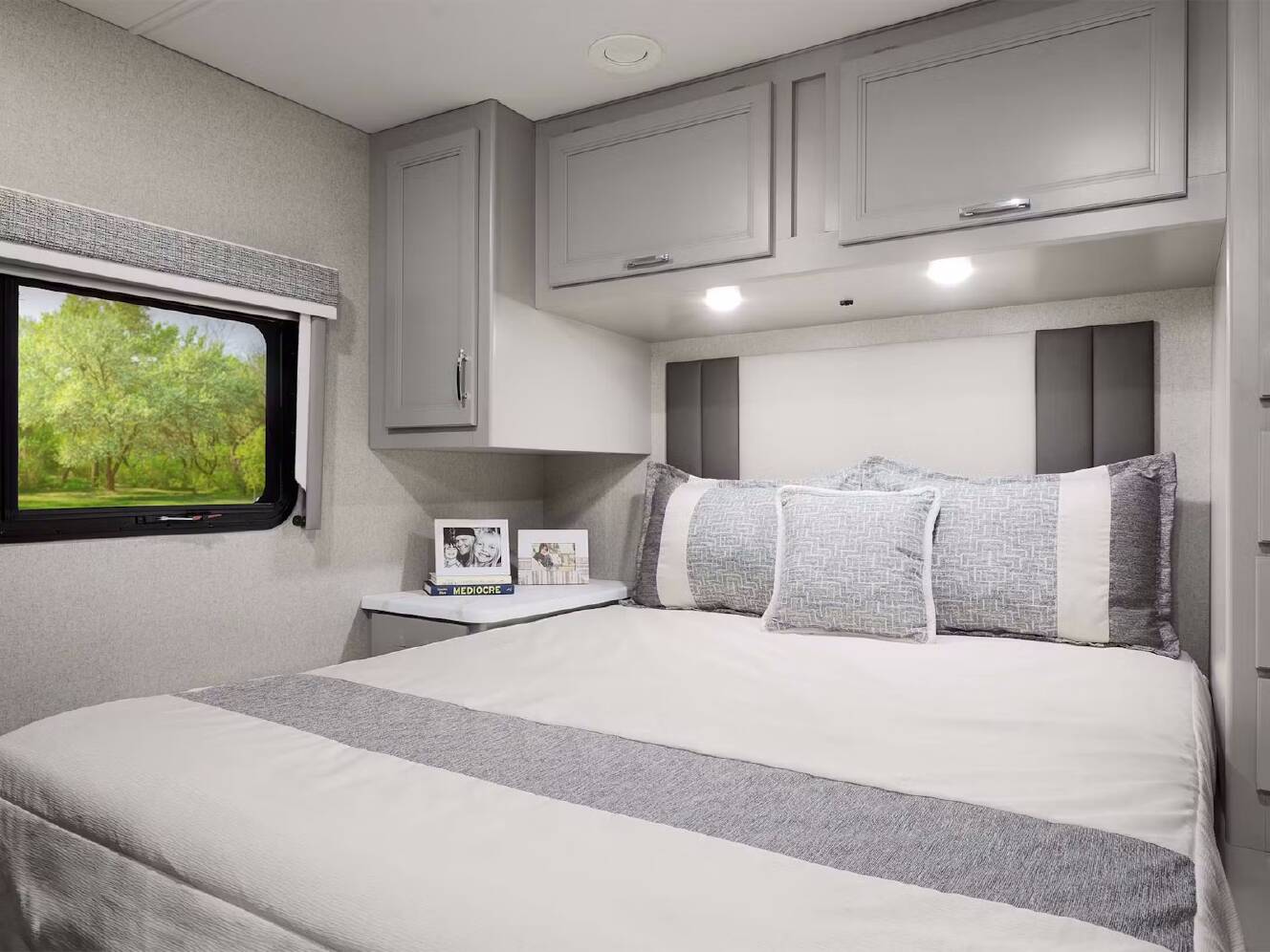 A photo of this 2026 Thor Motor Coach MAGNITUDE GRAND L35