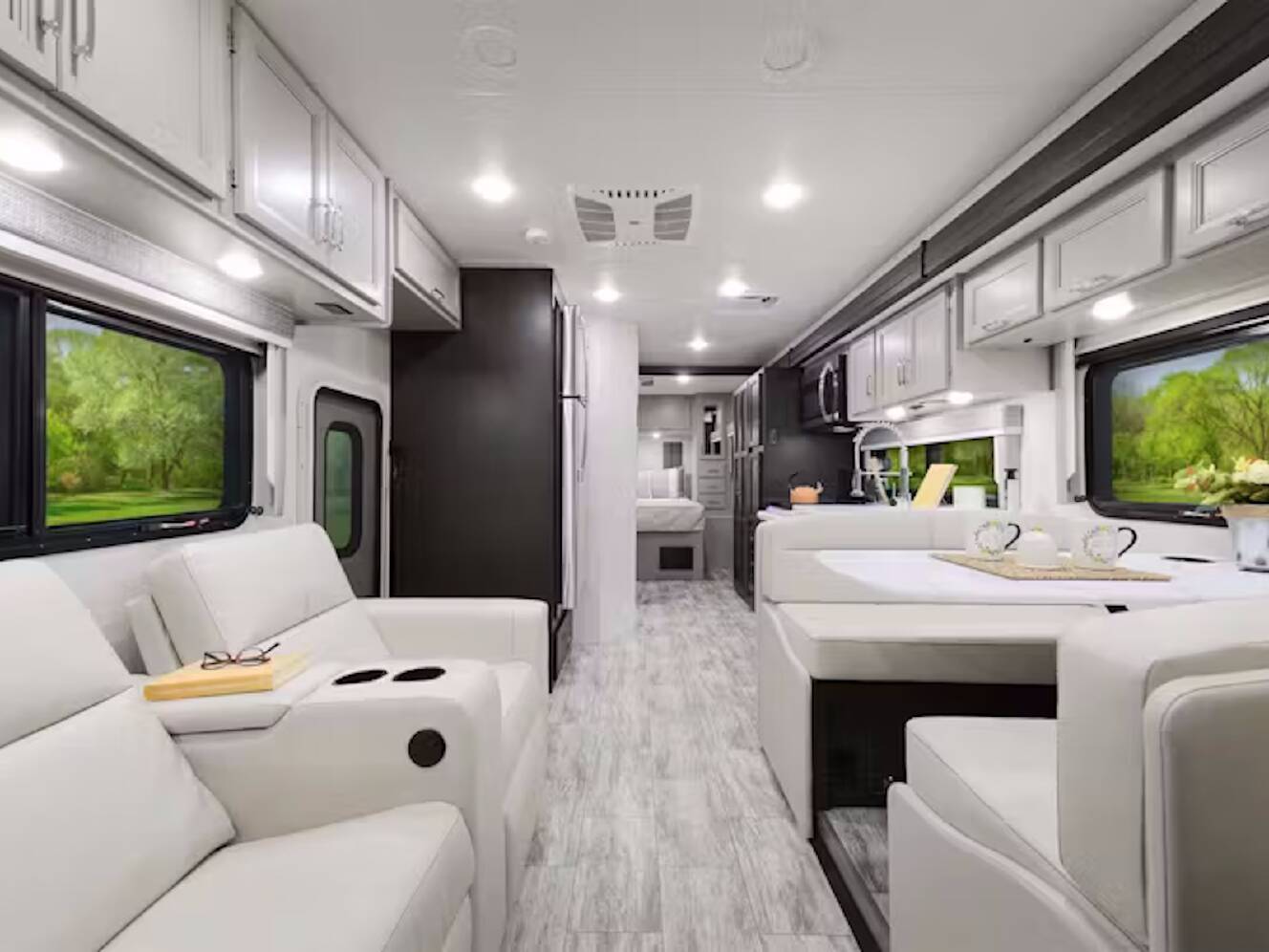 A photo of this 2026 Thor Motor Coach MAGNITUDE GRAND L35