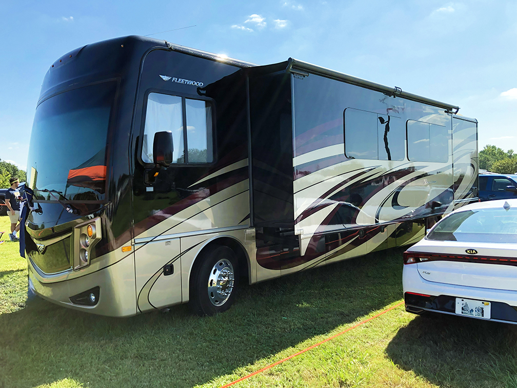 2017 Fleetwood PACE ARROW 36U in malabar FL