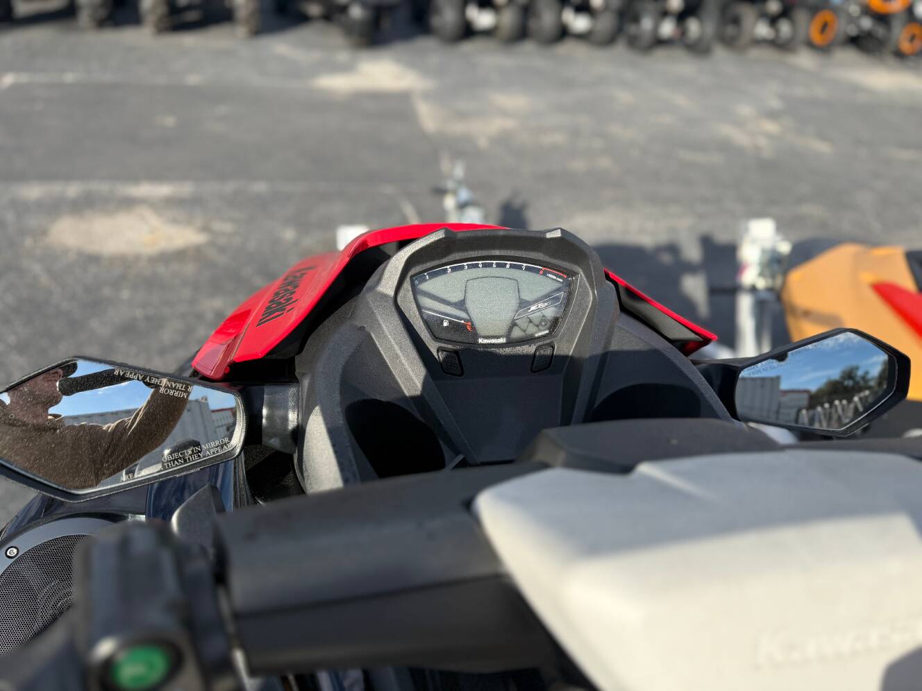 A photo of this 2025 Kawasaki Ultra 160LX