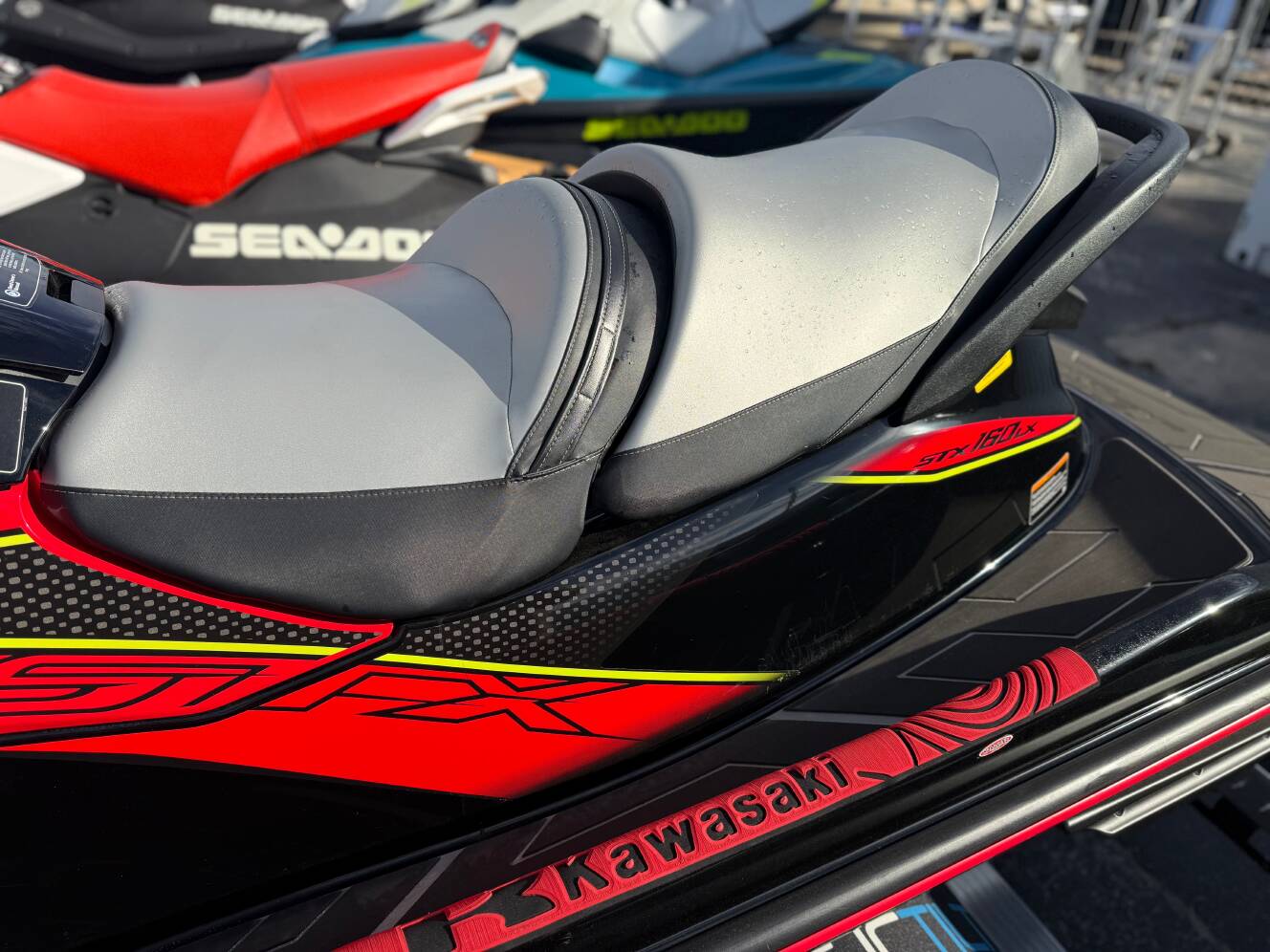 A photo of this 2025 Kawasaki Ultra 160LX