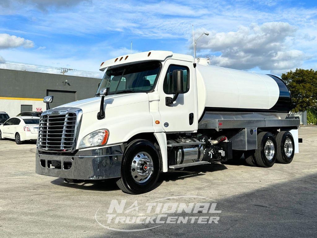 2020 FREIGHTLINER CASCADIA in Hialeah, FL