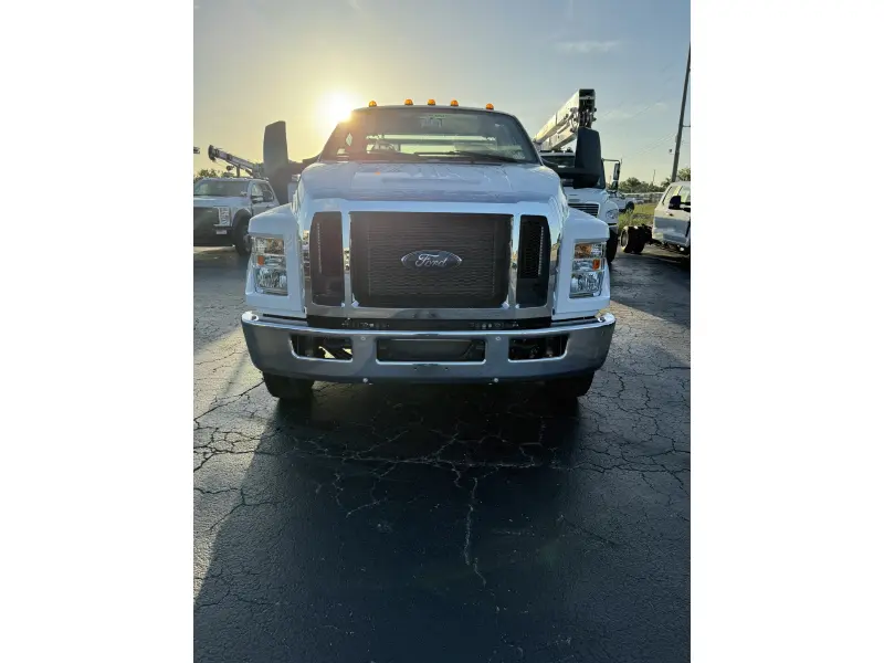 2024 FORD F650