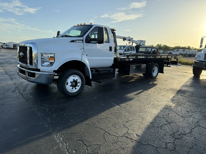 2024 FORD F650