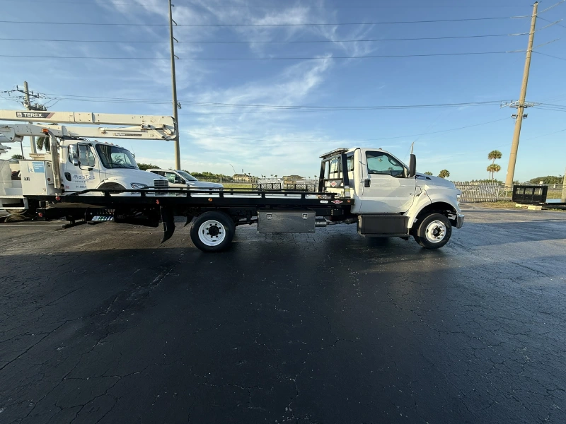 2024 FORD F650