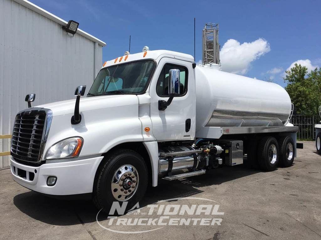 2020 FREIGHTLINER CASCADIA in Hialeah, FL