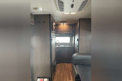 2022 Thor Motor Coach 19G in long beach CA