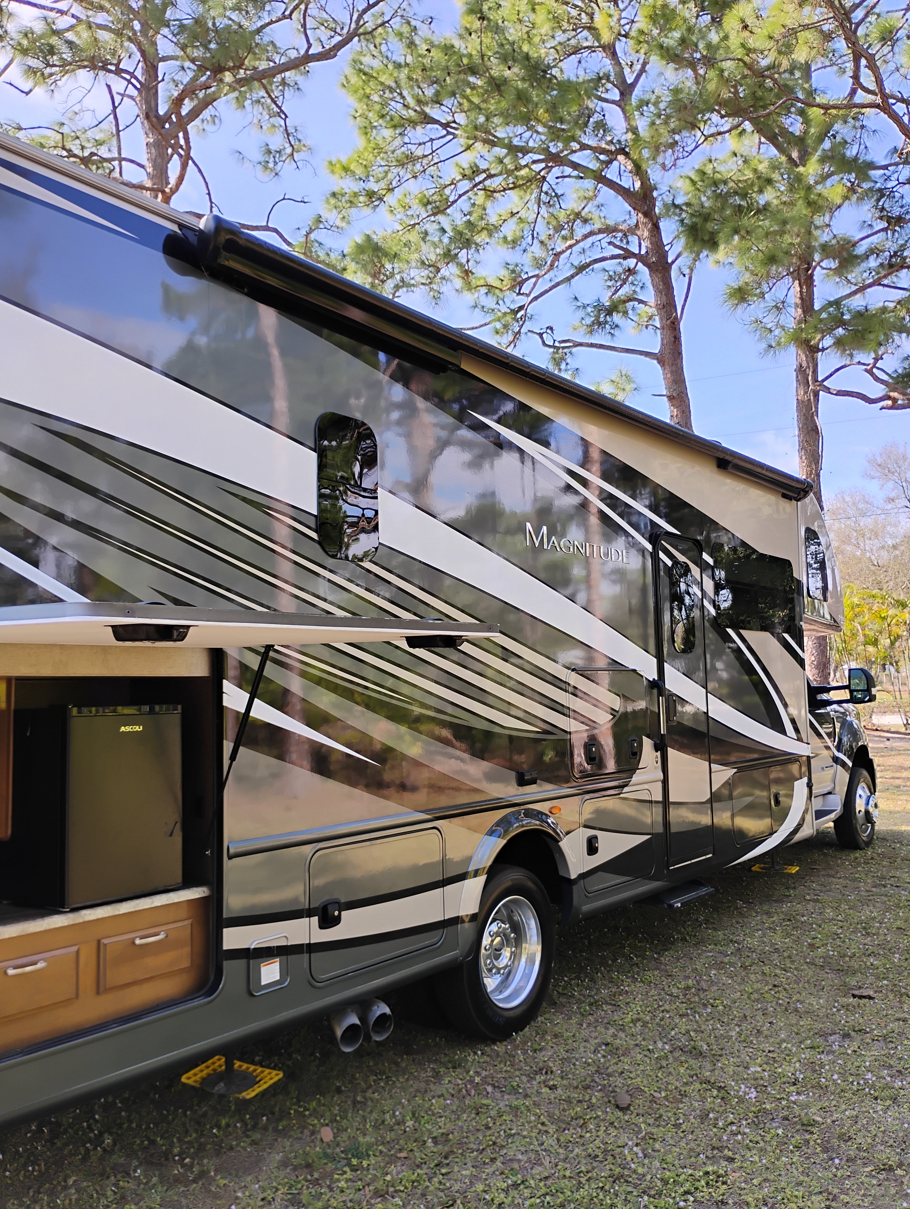 Thor Motor Coach Magnitude Super C RVs For Sale near Land O Lakes, FL ...