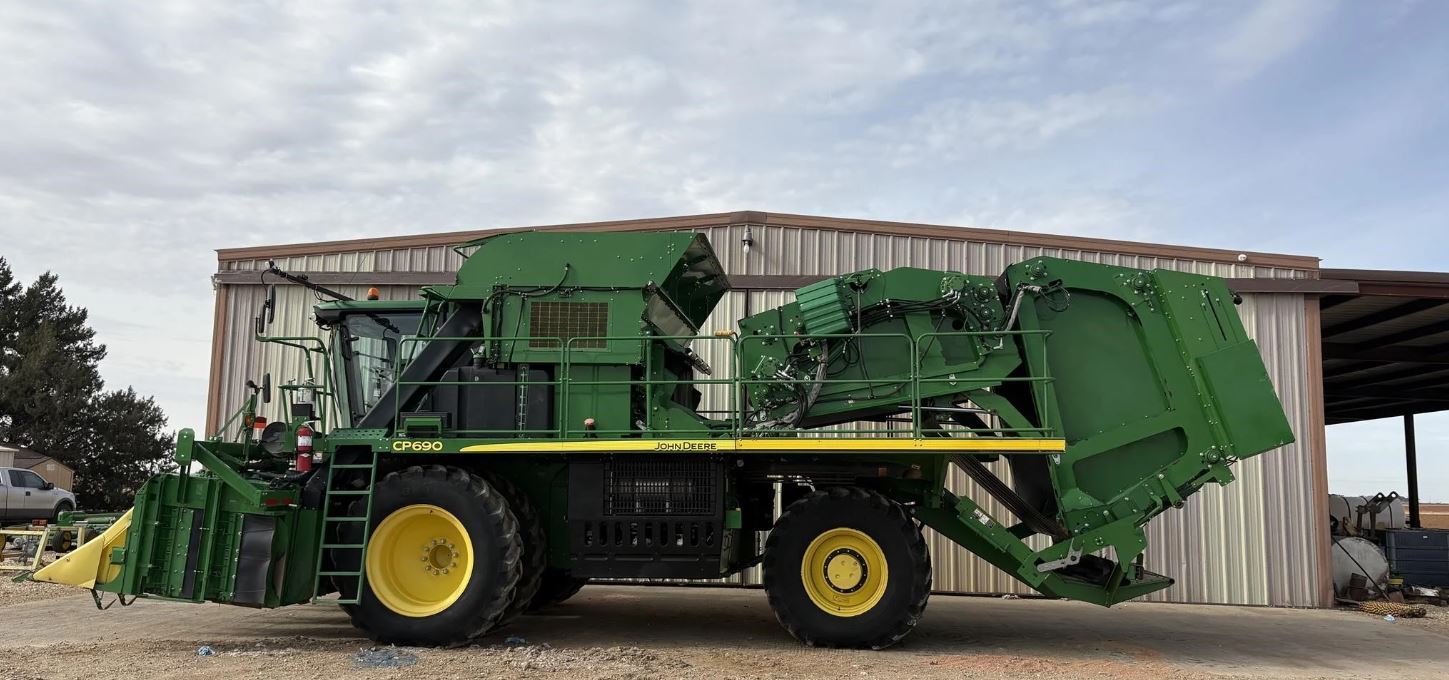 2019 JOHN DEERE CP690 in Lubbock, TX