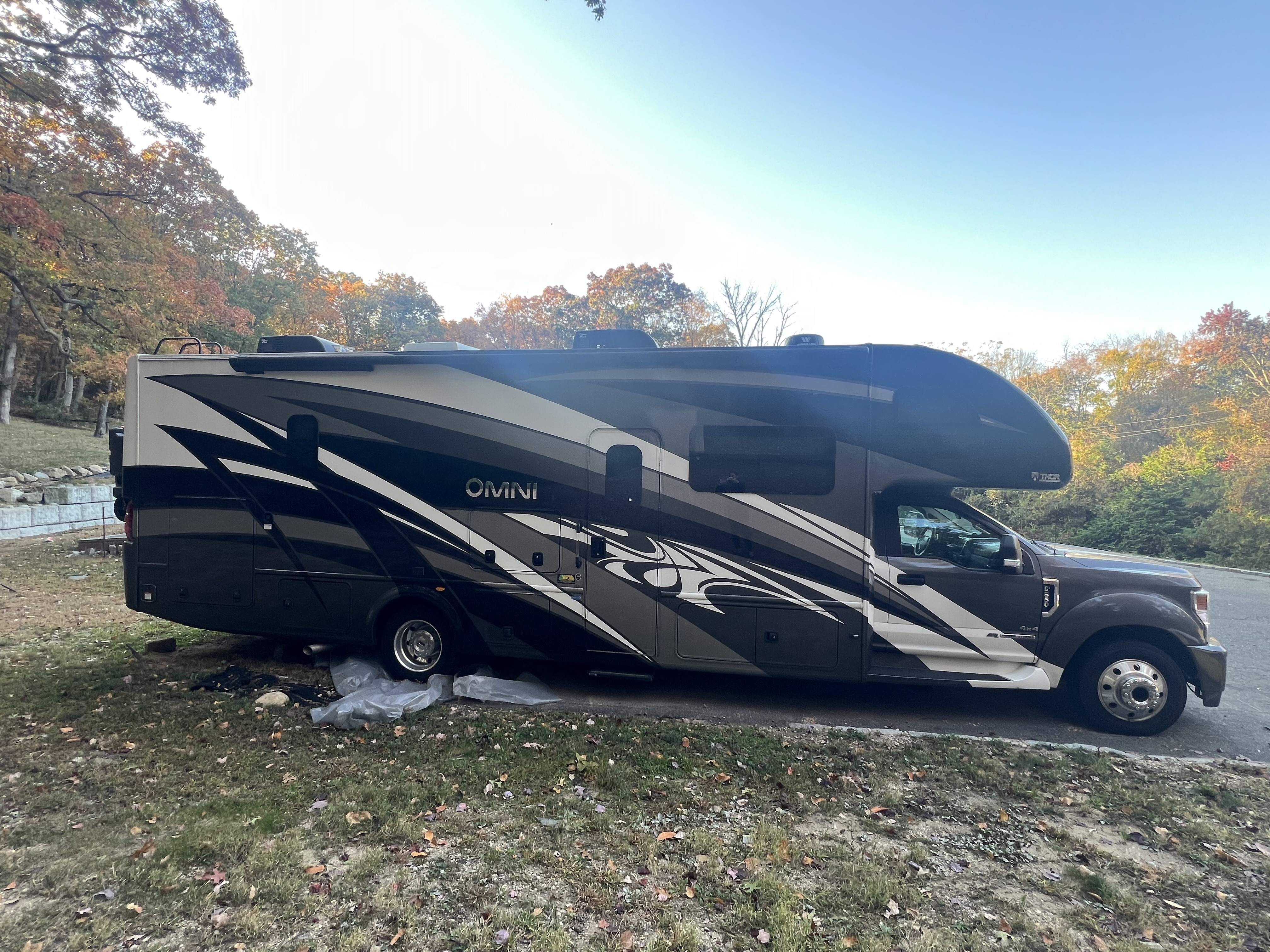 2021 Thor Motor Coach OMNI RB34 in cold spring harbor NY