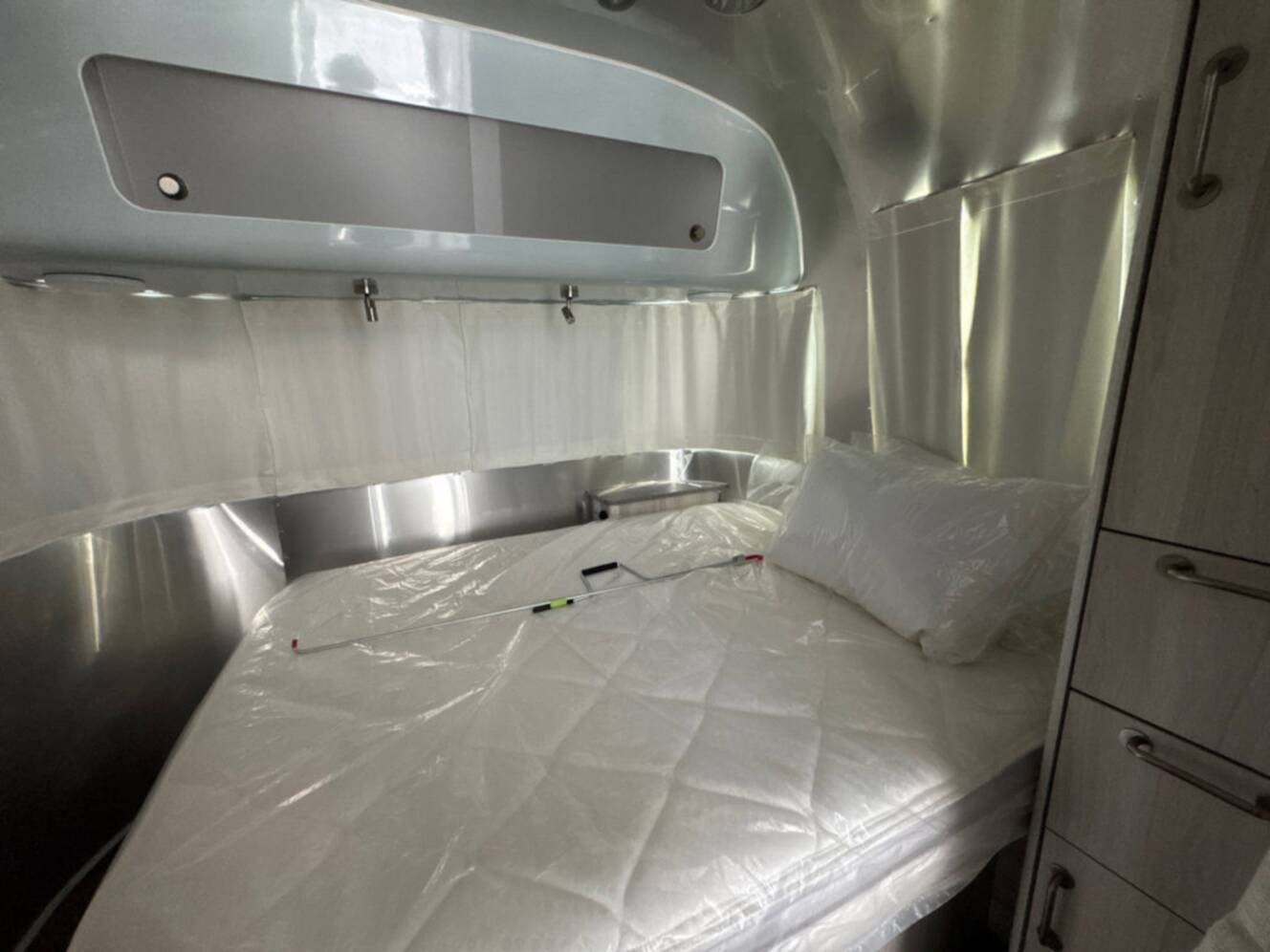 A photo of this 2025 Airstream International 25FB