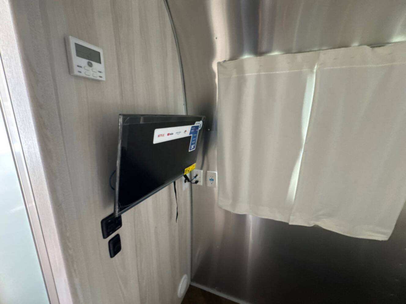 A photo of this 2025 Airstream International 25FB