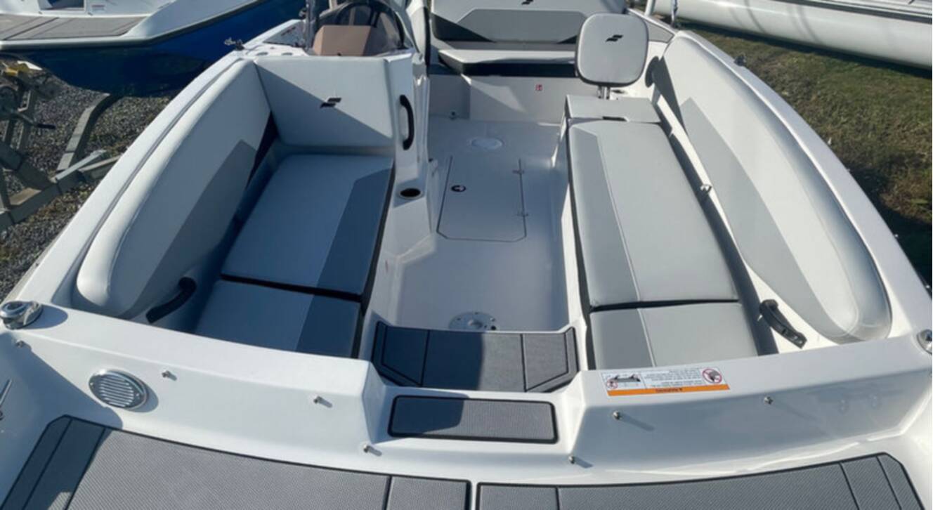 A photo of this 2026 Starcraft SV 18 O/B