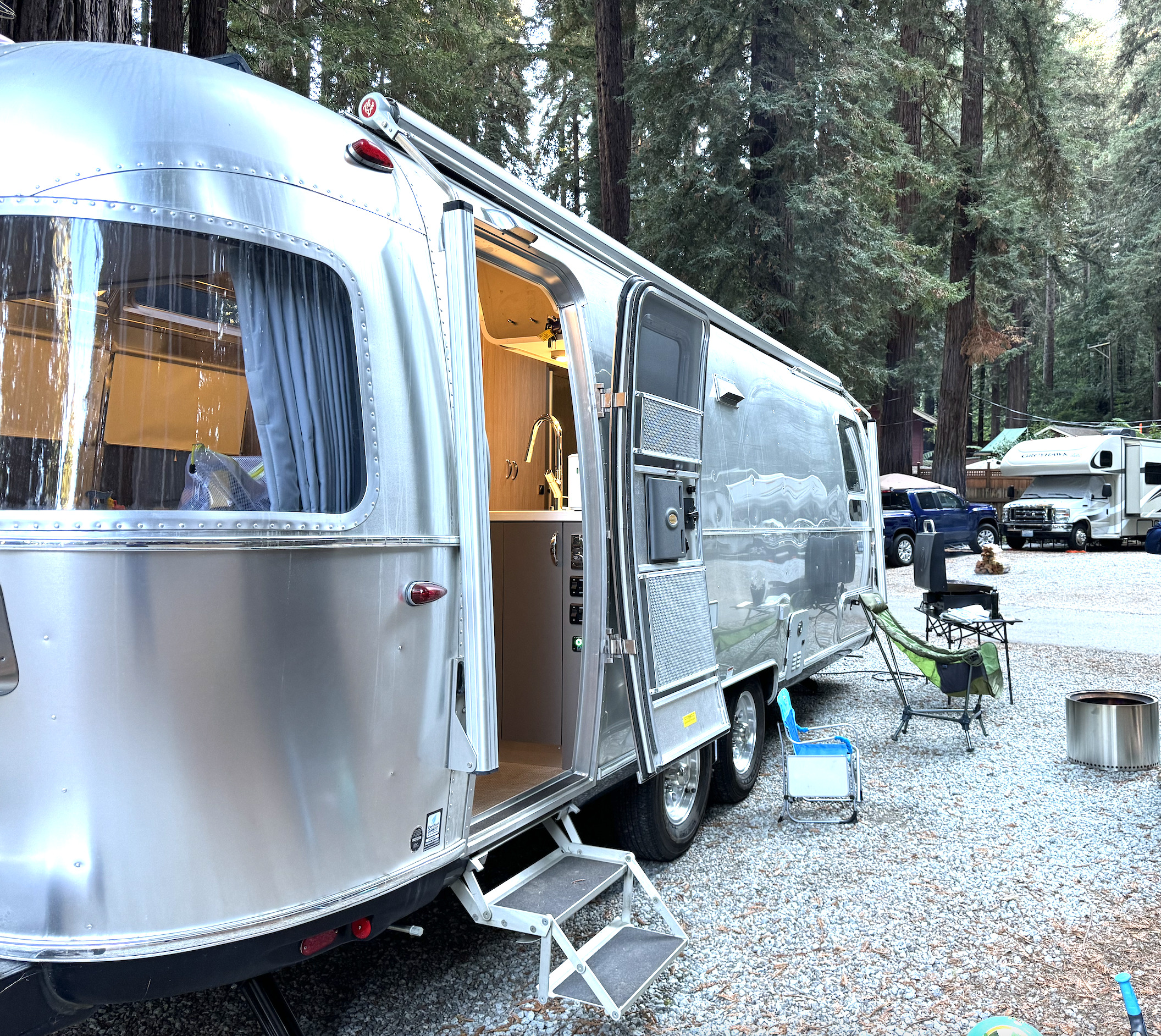 2022 Airstream GLOBETROTTER 27FB TWIN in carmel CA