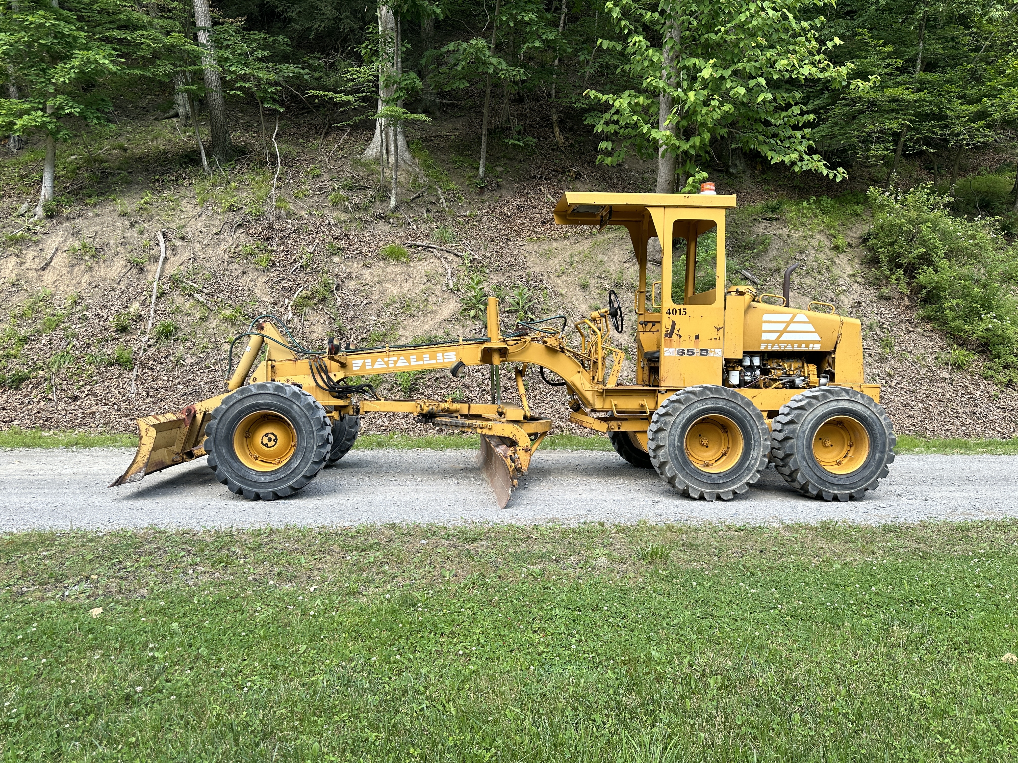 1987 FIAT ALLIS 65B in Sarver, PA