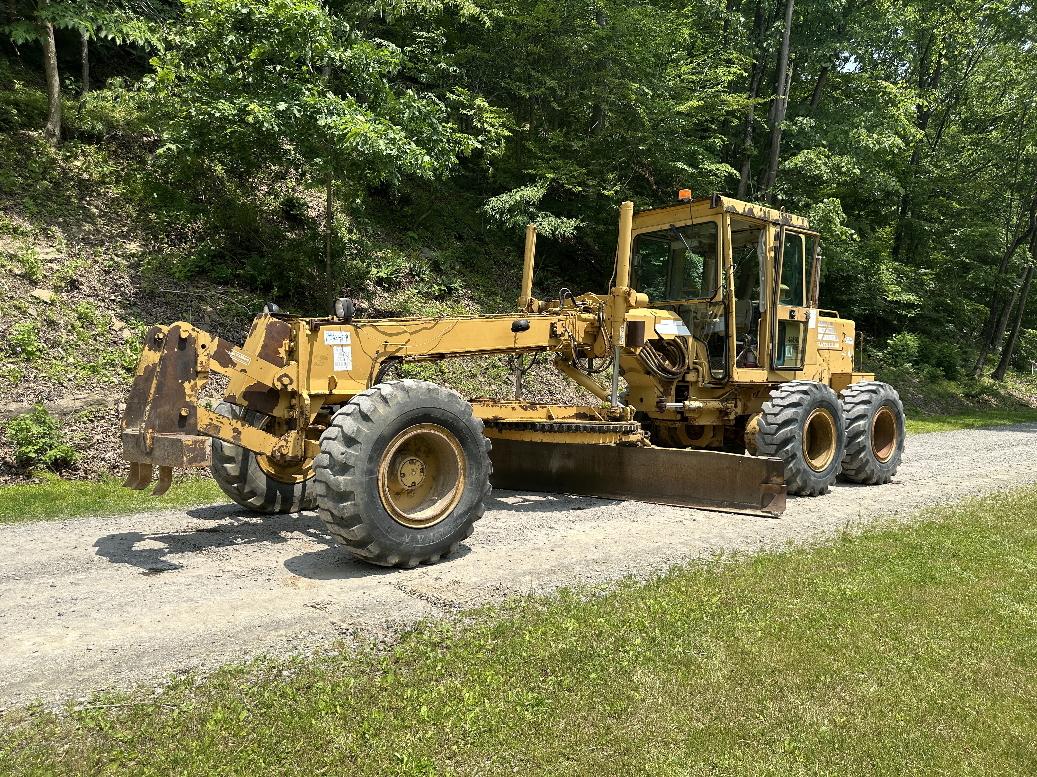 1988 FIAT ALLIS FG85 in Sarver, PA