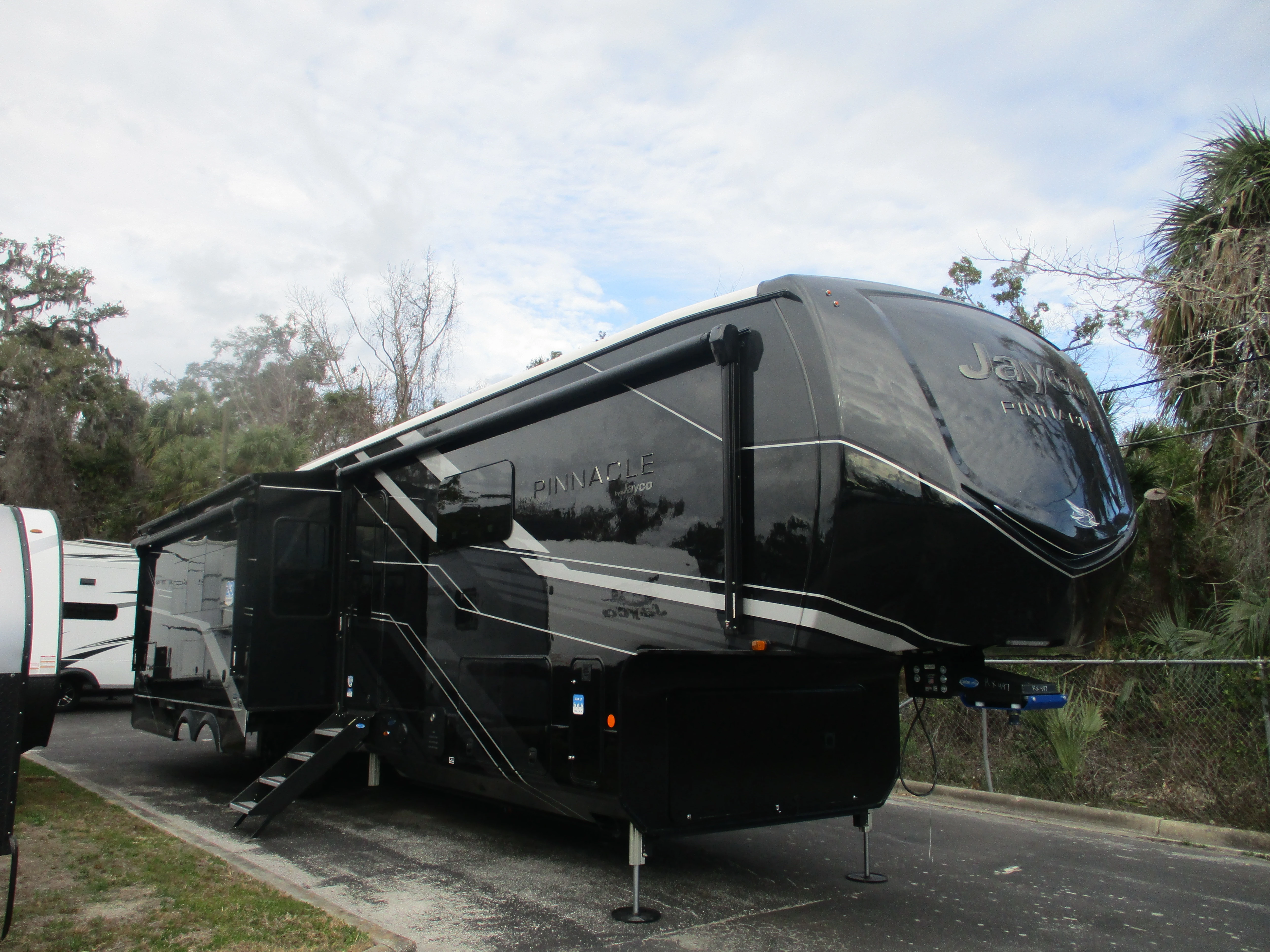 2026 Jayco PINNACLE 38FBRK RV