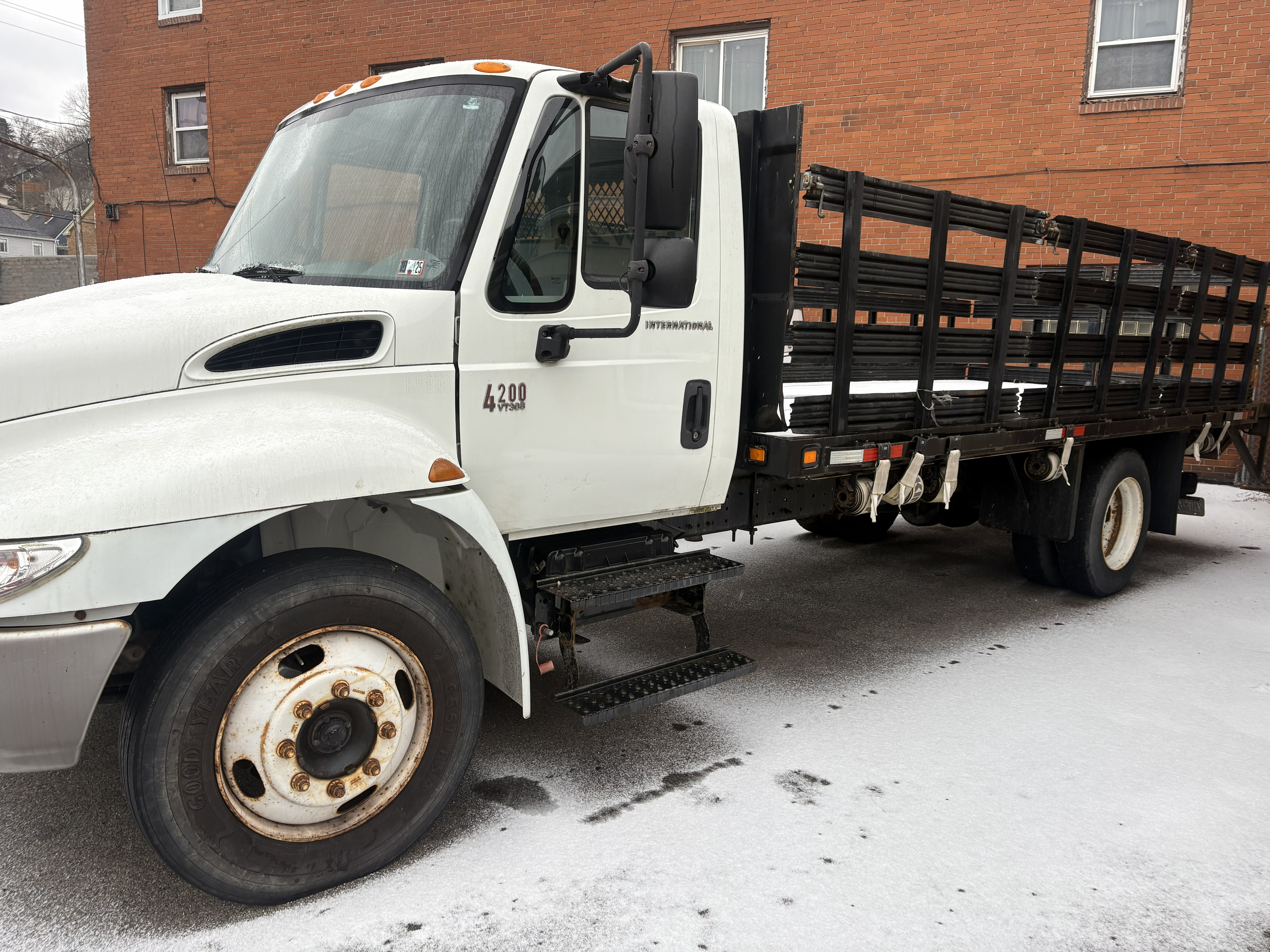 2007 INTERNATIONAL 4200 Sba in Mckees Rocks, PA