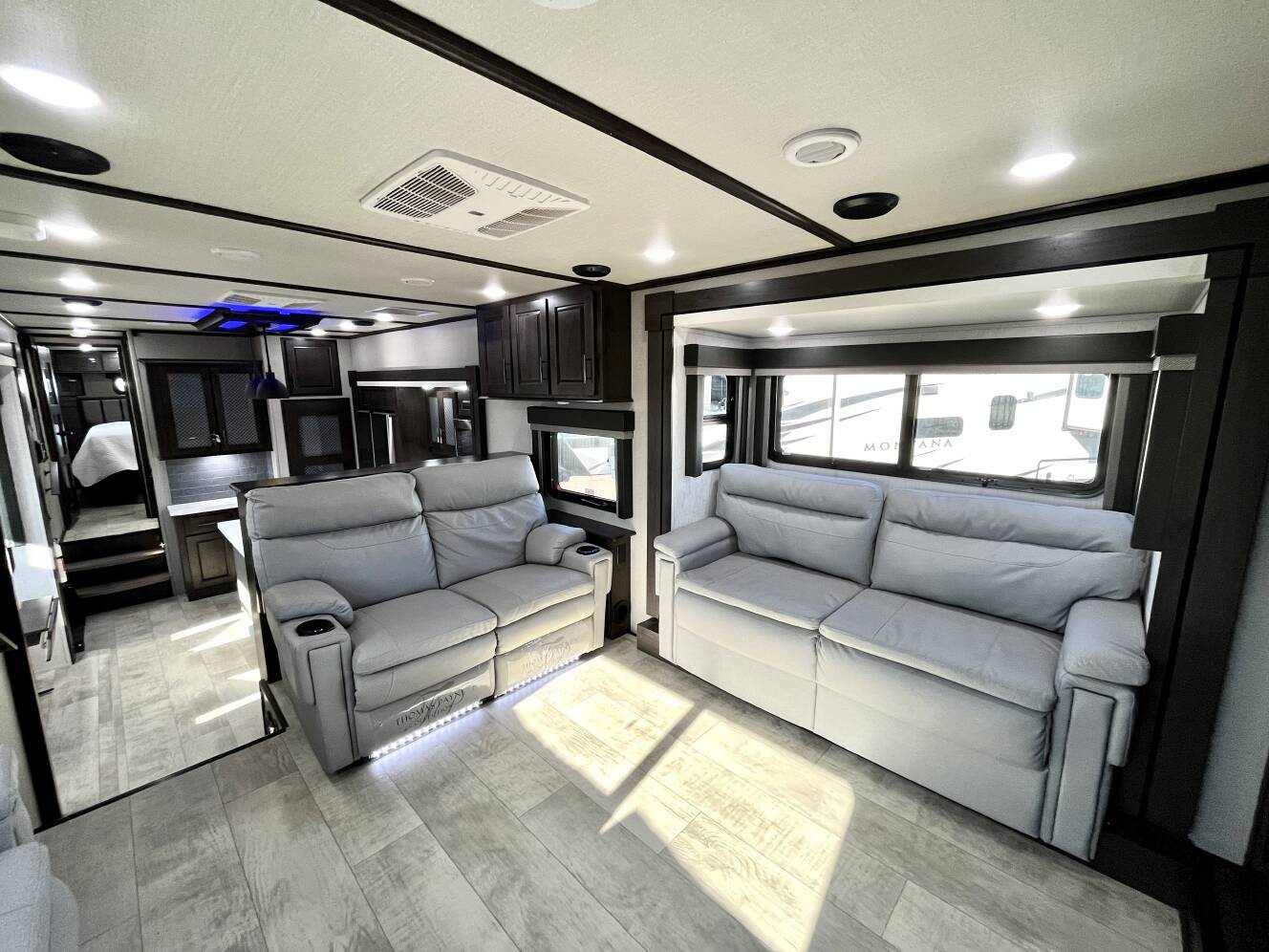 A photo of this 2022 Grand Design MOMENTUM 376THS