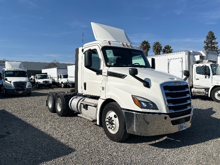 2019 FREIGHTLINER CASCADIA 126 in Sacramento, CA