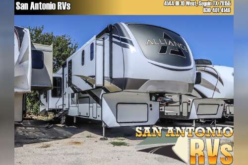 2022 Alliance Rv Paradigm 370FB in seguin TX