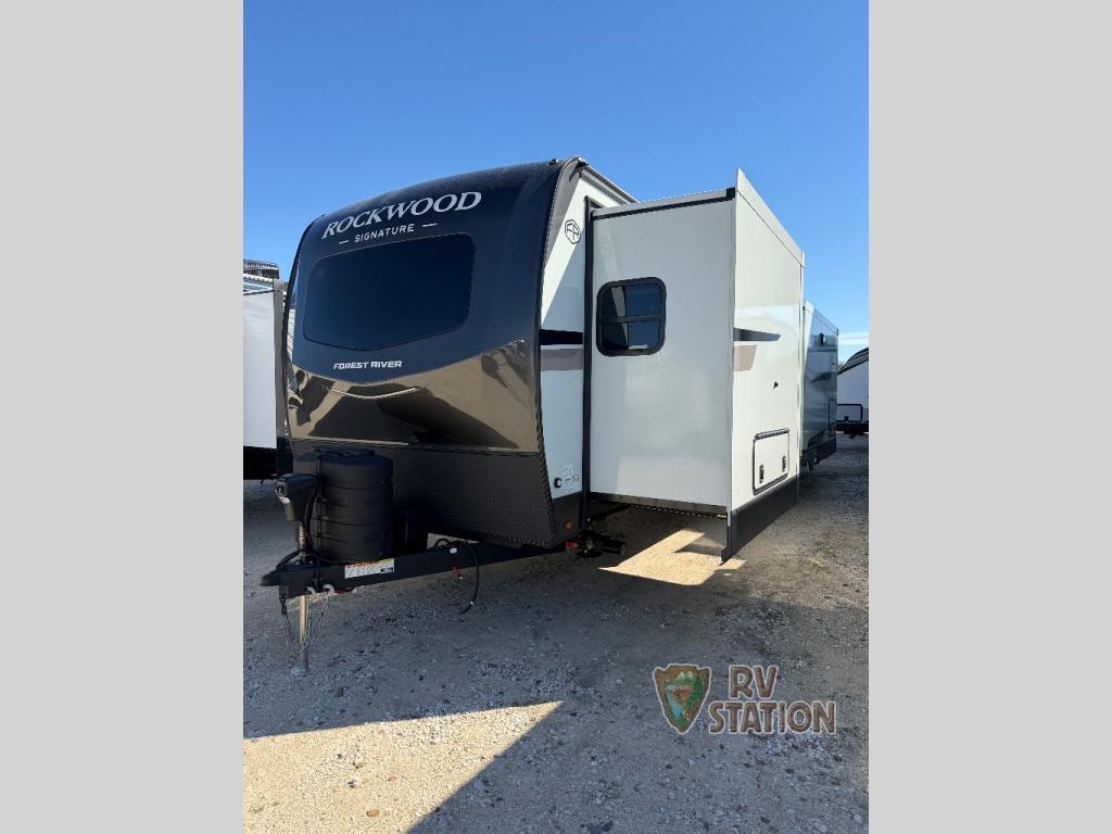 2026 Forest River Rv Rockwood Signature 8337RL in inez TX