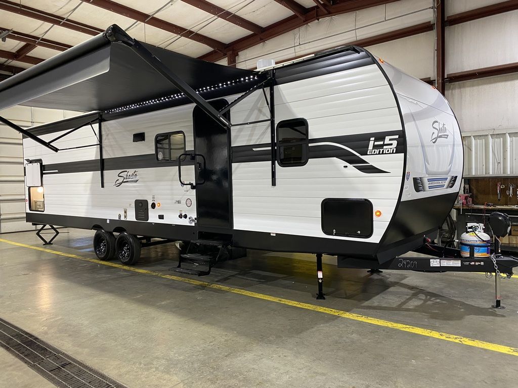 2026 Shasta Rvs i-5 Edition 530BQB 530QB in middlebury IN