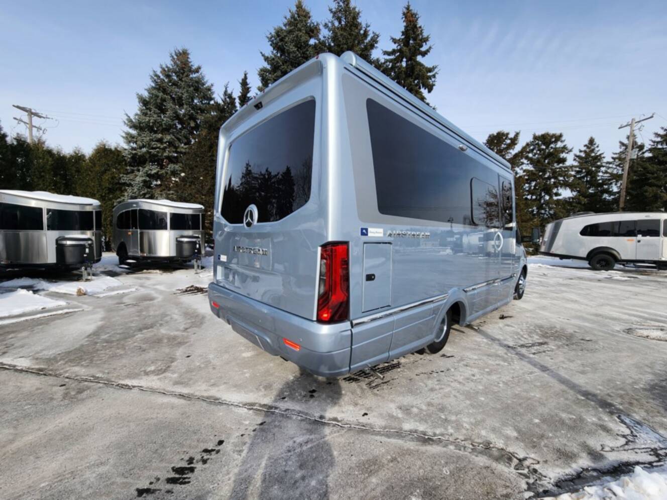 A photo of this 2026 Airstream Atlas 25MS Murphy Suite