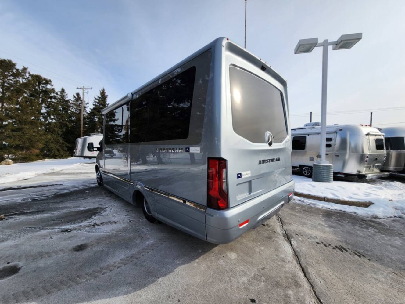 A photo of this 2026 Airstream Atlas 25MS Murphy Suite