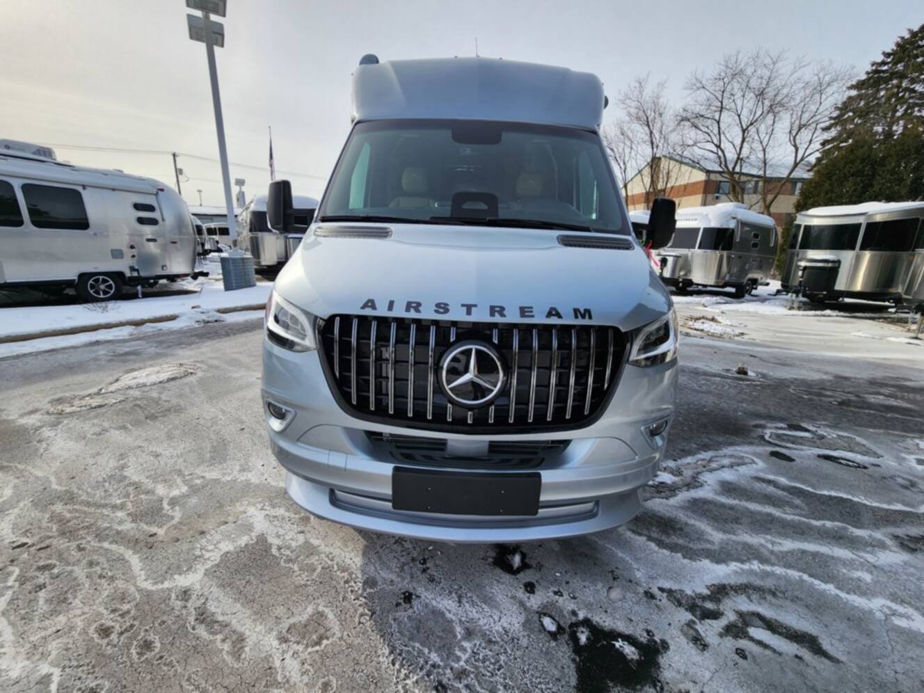 A photo of this 2026 Airstream Atlas 25MS Murphy Suite