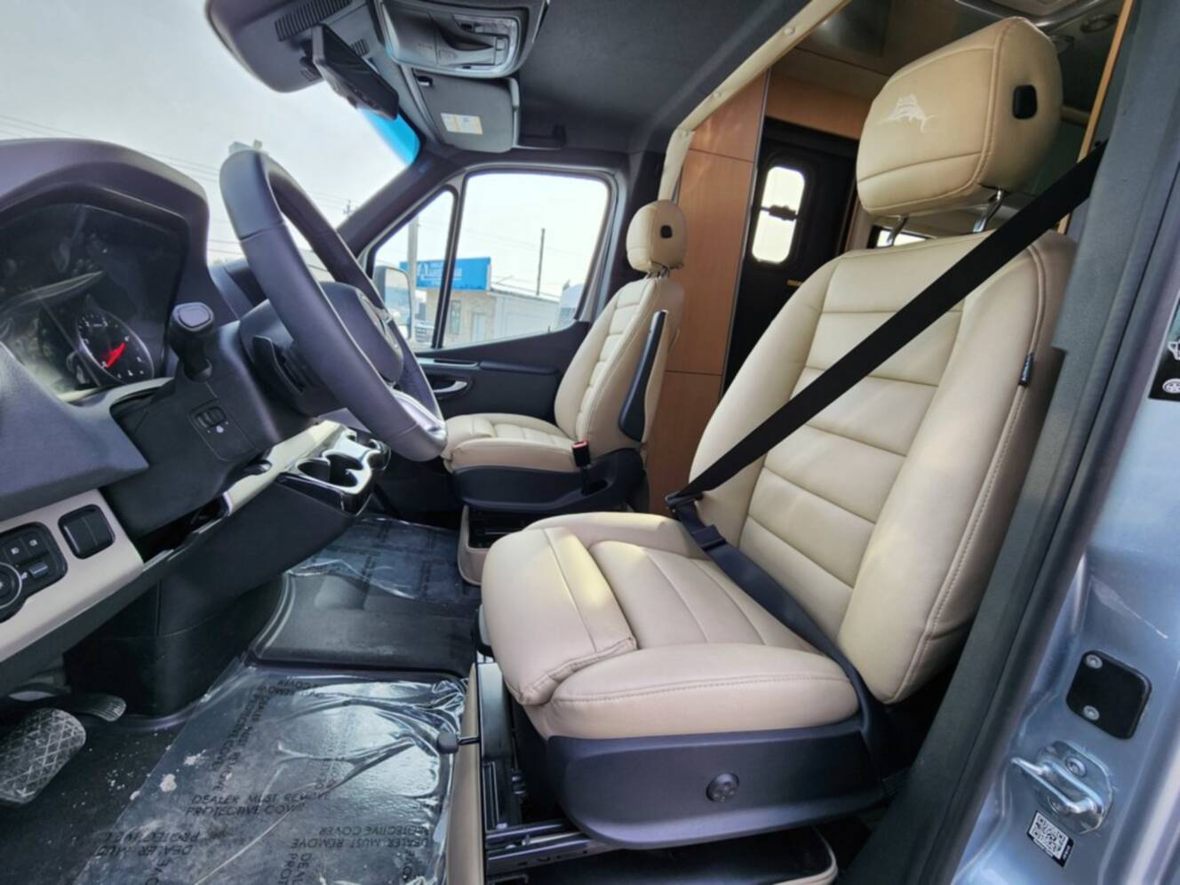 A photo of this 2026 Airstream Atlas 25MS Murphy Suite