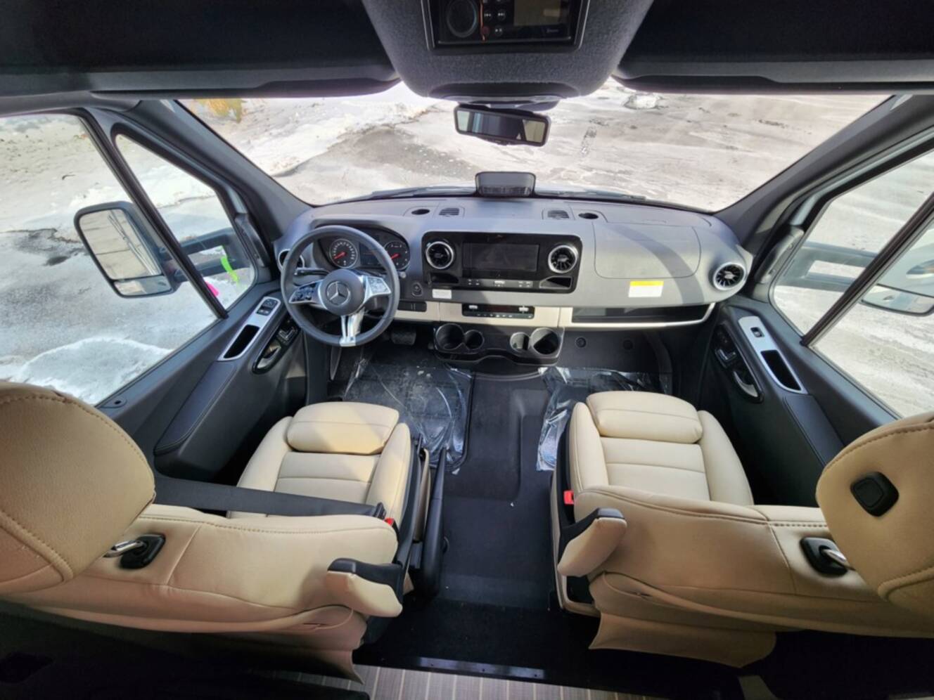 A photo of this 2026 Airstream Atlas 25MS Murphy Suite